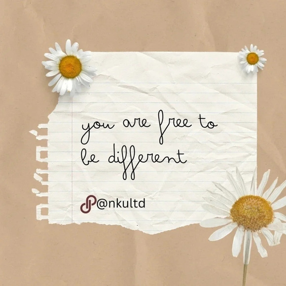 🆕️Minimalist 18K Gold Plated Stainless Steel Hoop Earrings 🌟 Trendy & Chic - Picture 5 of 12